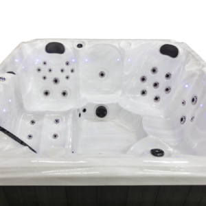 Balboa Jacuzzi Occasion – 6 Personen met Ligplaats & Bluetooth Audio